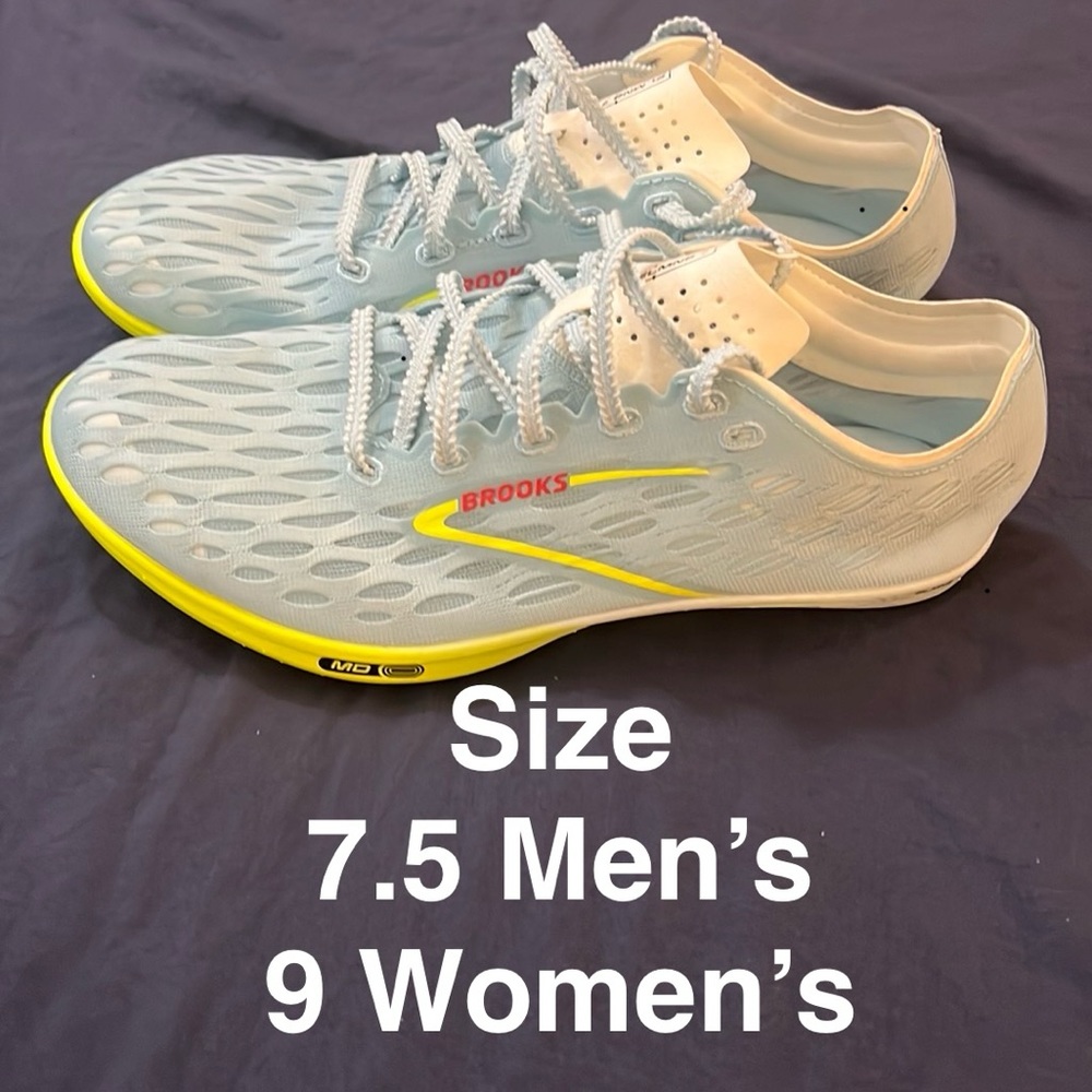 NEW Unisex Brooks ELMN8 7 Track Spikes. Size 7.5M/9W.